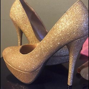 Gold Glitter Pumps